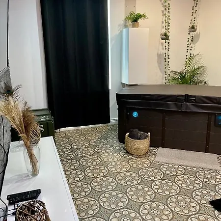 Lägenhet Cosyfull Centre Jacuzzi