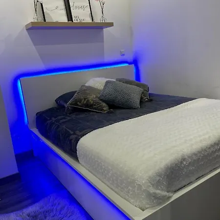 Lägenhet Cosyfull Centre Jacuzzi